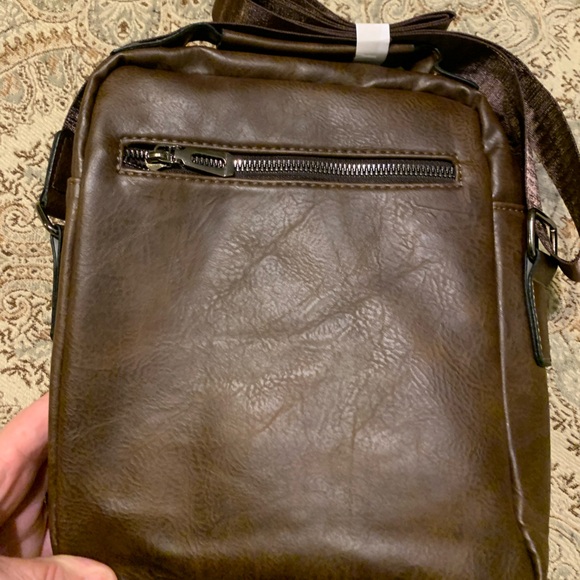 Men’s Weixier Leather Messenger Crossbody Bag - Picture 2 of 15